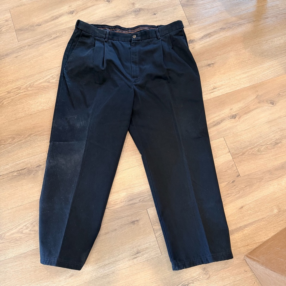 Haggar Men’s Dress Pants size 42x30. Black